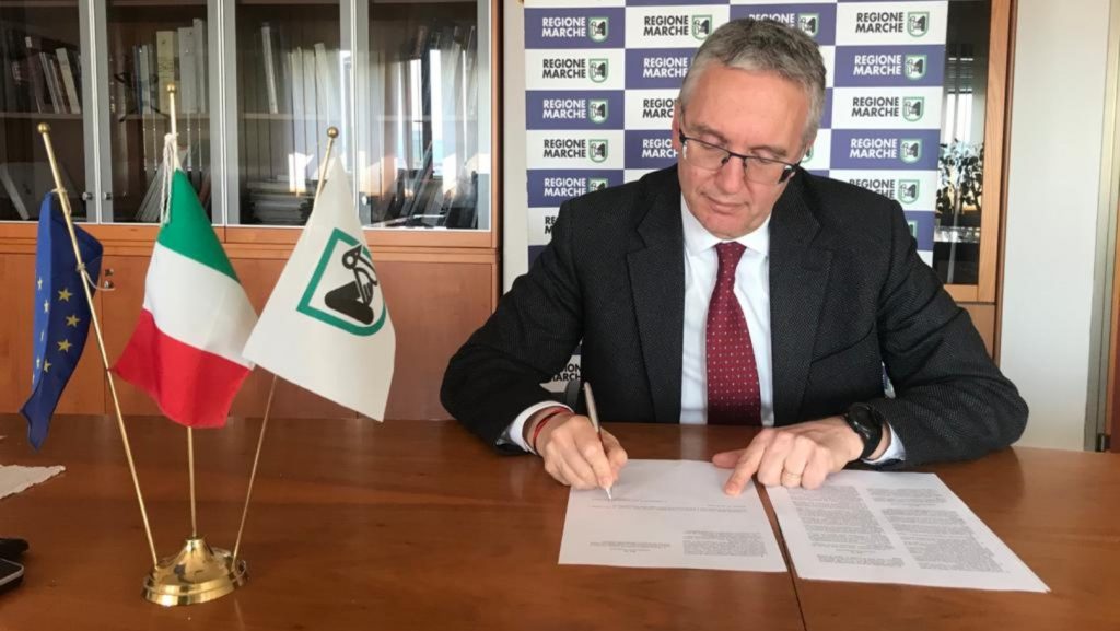 Lo Sport riparte, il Presidente Ceriscioli firma il decreto.