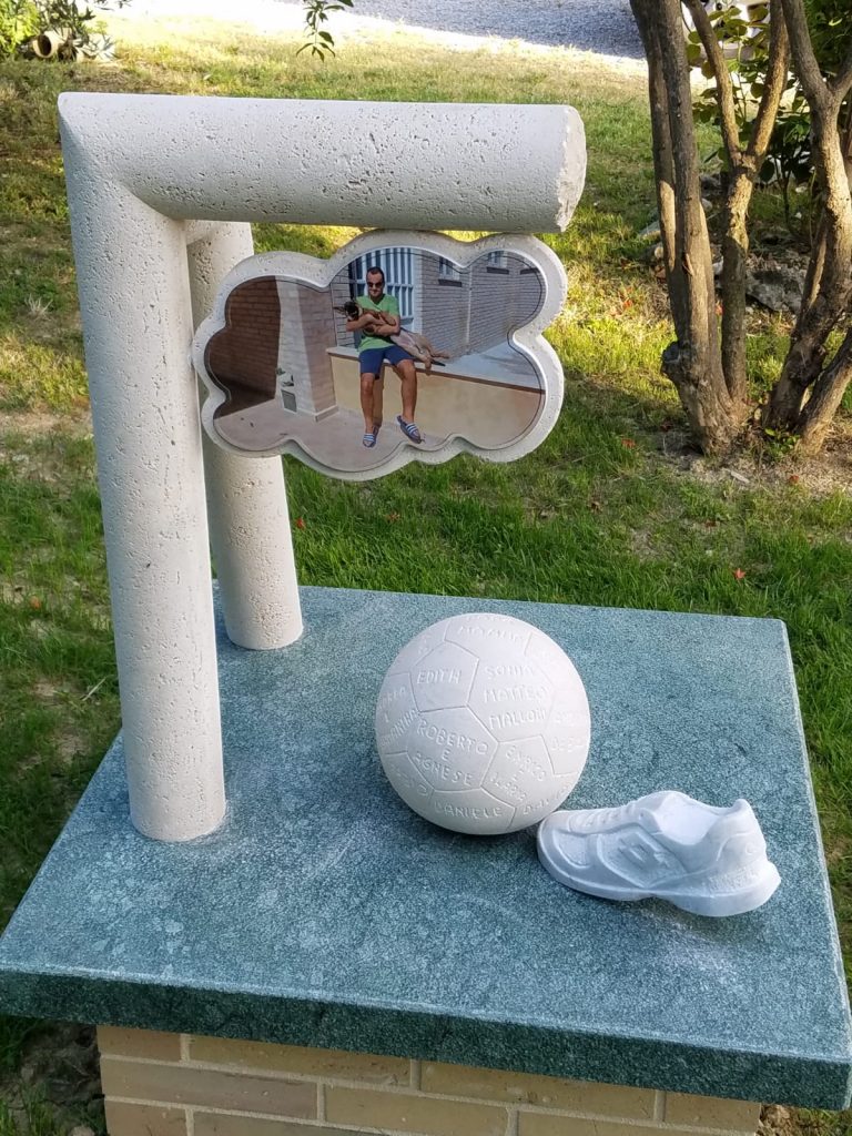 Un’opera scultorea per ricordare Carlo Malloni,  scomparso un anno fa