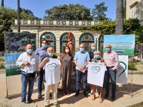 Procede con successo la raccolta differenziata con le isole ecologiche informatizzate