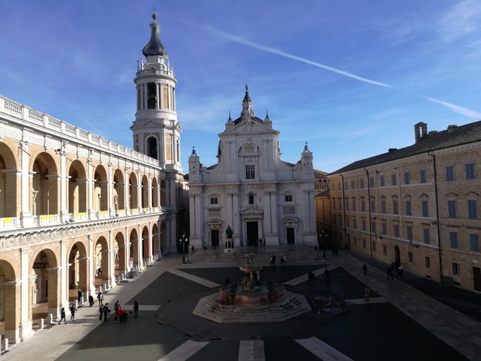 Loreto, cerimonia di accensione della Lampada della Pace, presenti Mattarella e Ceriscioli