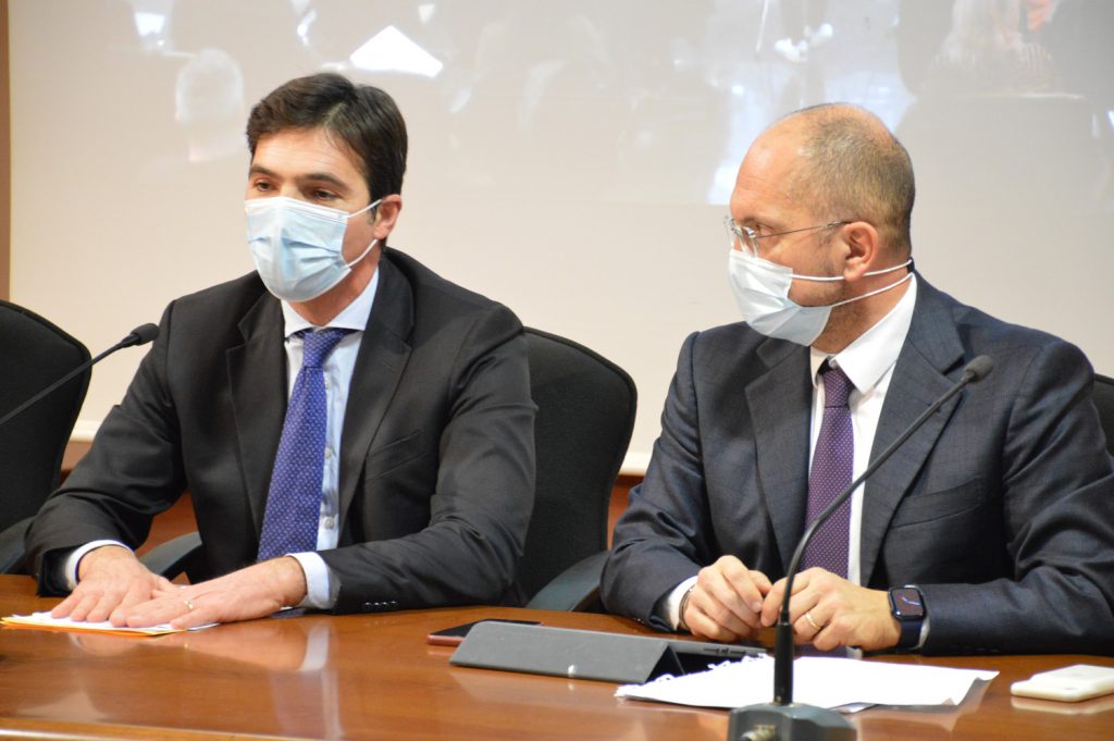 Didattica a distanza fino al 31 gennaio per le superiori, Acquaroli emana l’ordinanza.