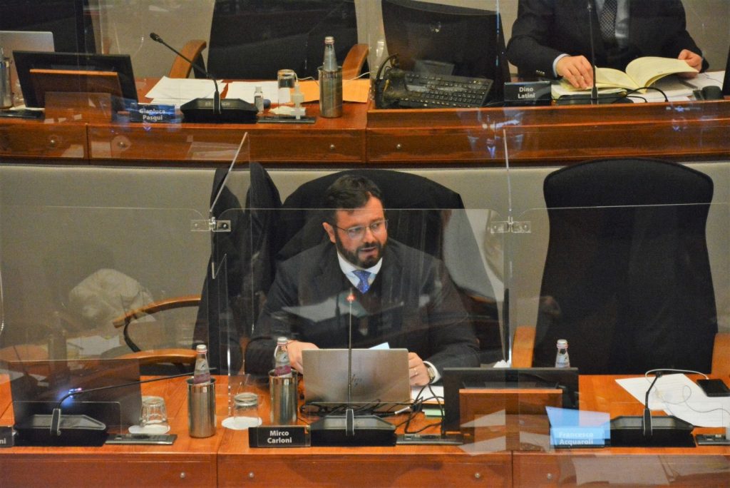 Dpcm Natale nelle Marche, il vicepresidente Carloni in totale disappunto con il Governo