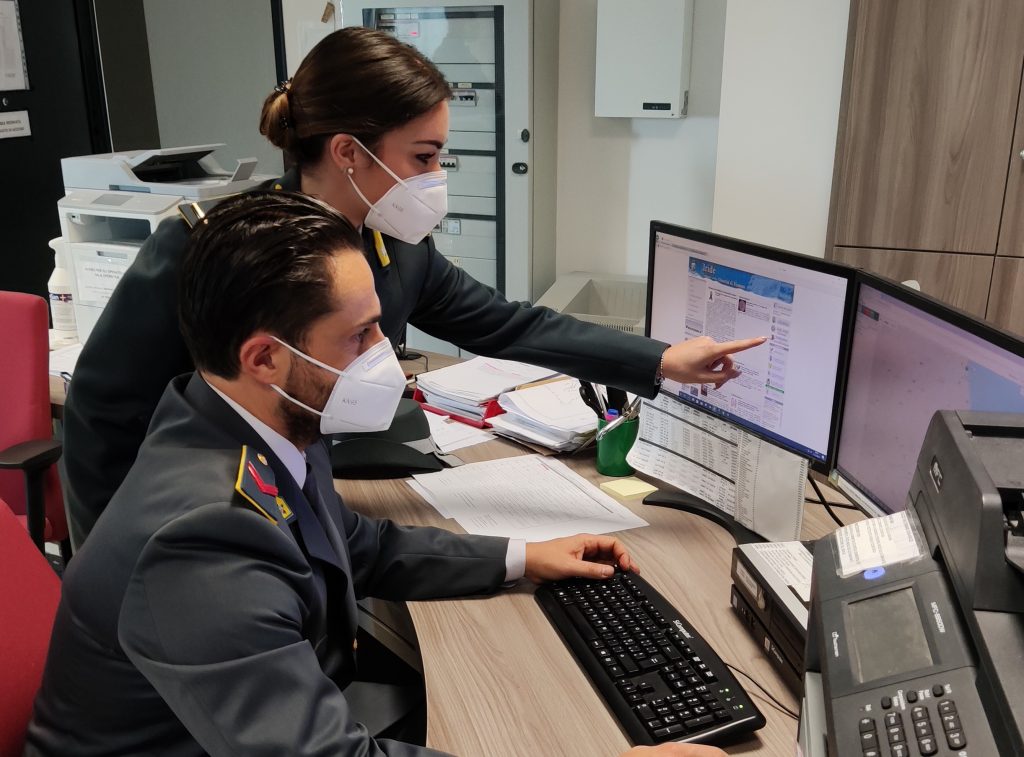 Gdf Fermo: sequestro per oltre 700Mila euro a due evasori totali