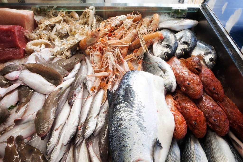 Civitanova Marche, Caldaroni difende il mercatino del pesce, “progetto strategico”.