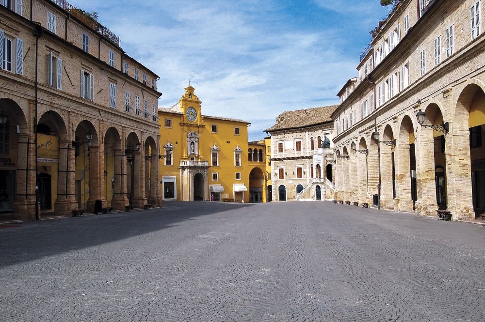 La Voce Altra, rotocalco settimanale