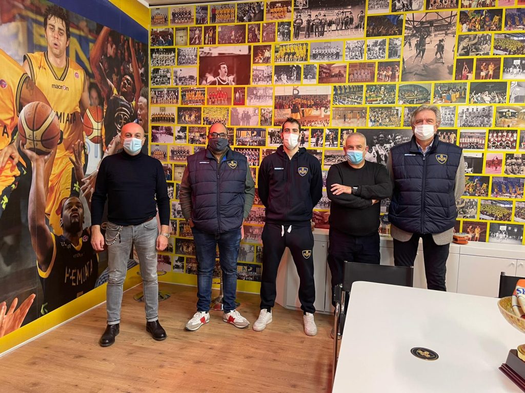 Sutor Montegranaro, rinnovata la sede che sa di storia del basket