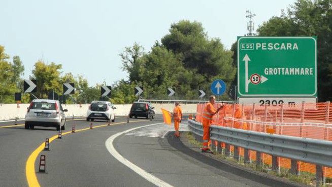A14 ennesimo stop alla terza corsia