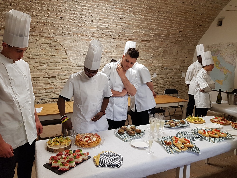 Corsi per aiuto cuochi, a Servigliano 600 ore per 15 disoccupati