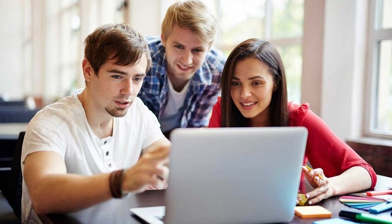 Porto San Giorgio: Borse di studio per studenti superiori, domande entro il 24 maggio