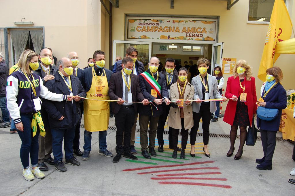 Fermo: Taglio del nastro per Campagna Amica, il mercato a km0