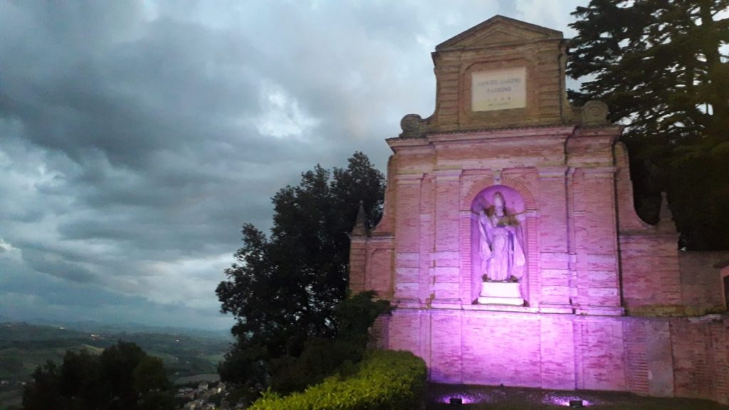 La città di Fermo aderisce all’iniziativa “Facciamo luce sulla fibromialgia”