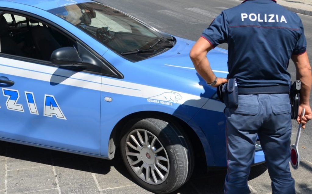 Ancona, controlli congiunti Questura-Gdf: irregolari diversi esercizi commerciali