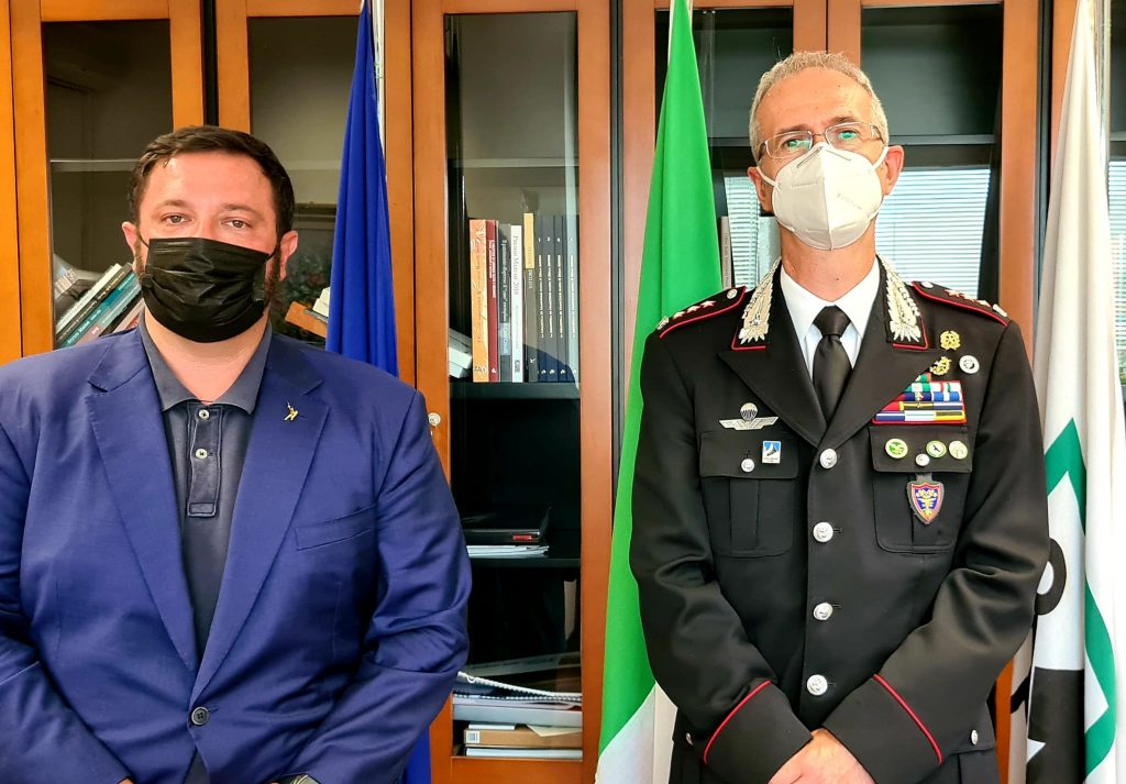 Carloni incontra il colonnello Andreatta dei Carabinieri forestali per il contenimento dei cinghiali