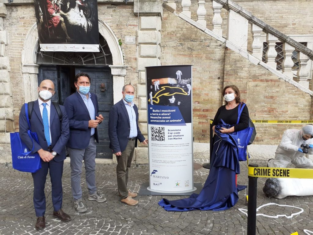 “Piccoli gesti, grandi crimini”