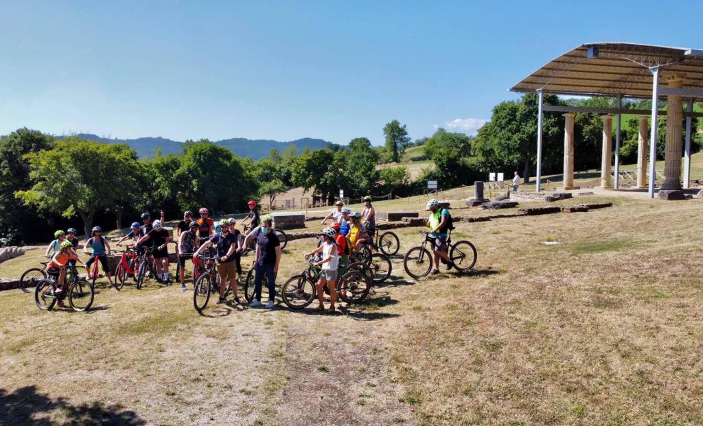 Monte Rinaldo Outdoor fa il pieno, passeggiate esperienziali ed escursioni in E-Bike alla scoperta della Valdaso