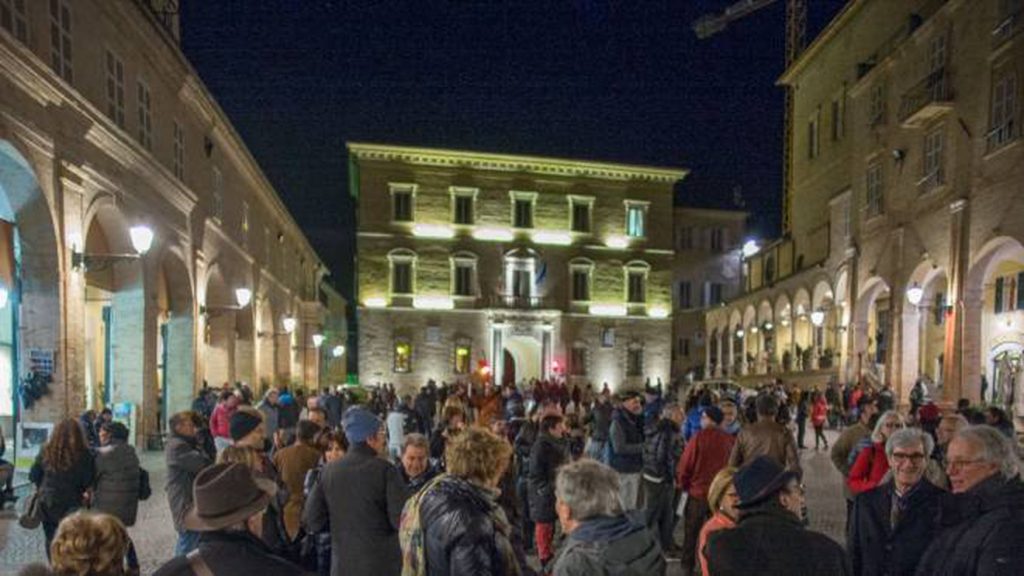 01.07.21 Il mercatino del giovedi a fermo