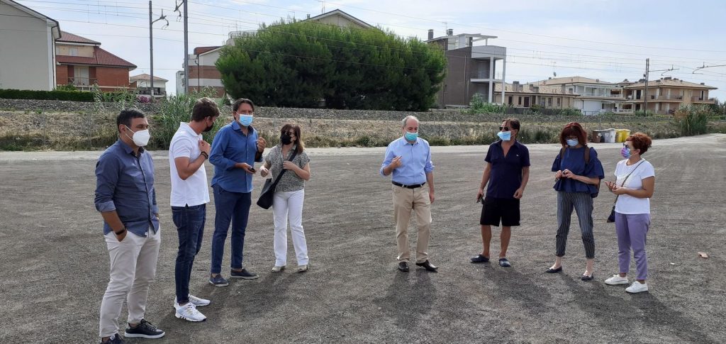 Nuovi spazi acquisiti dal Comune a Lido di Fermo per parcheggi, verde e bici