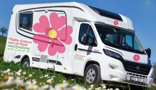 Il camper vaccinale nel week end a Lido Tre Archi