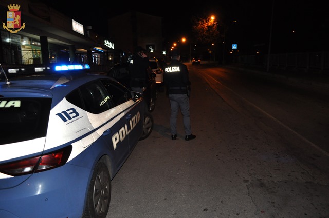 Controlli della movida: bloccata una rissa tra ubriachi e arrestato latitante