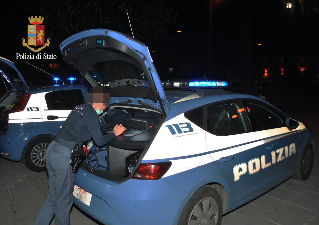 Notte di controlli sulla costa, denunciato uno straniero