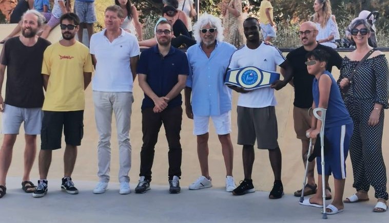 Il pugile Charly allo skatepark di San Tommaso  per l’integrazione