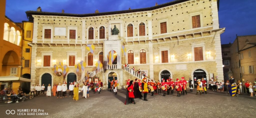I Priori di Fermo si insediano a Palazzo