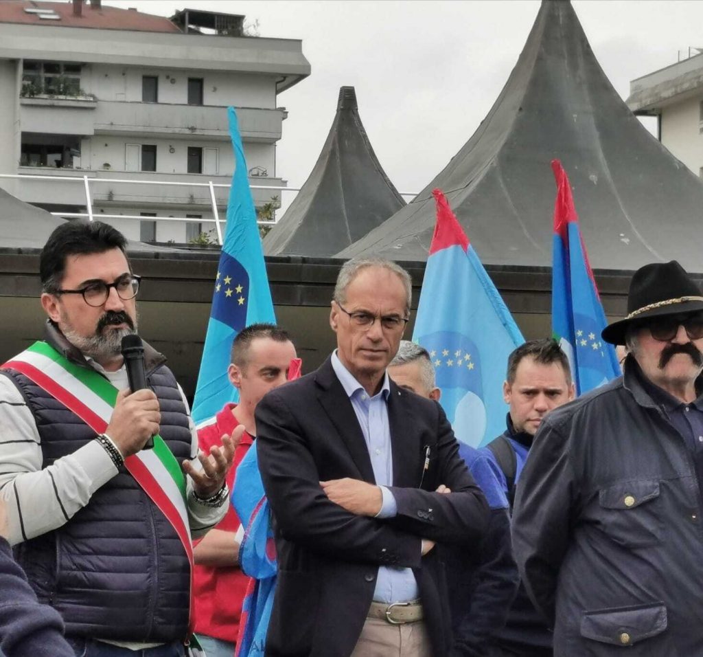 Sciopero alla Whirlpool: l’assessore Aguzzi a Fabriano a fianco dei lavoratori