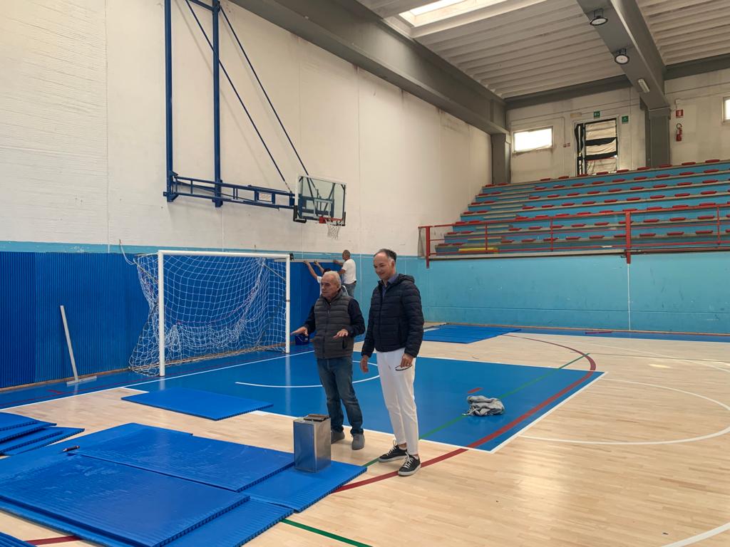 Sopralluoghi a Porto San Giorgio per interventi futuri su palestre e cimitero