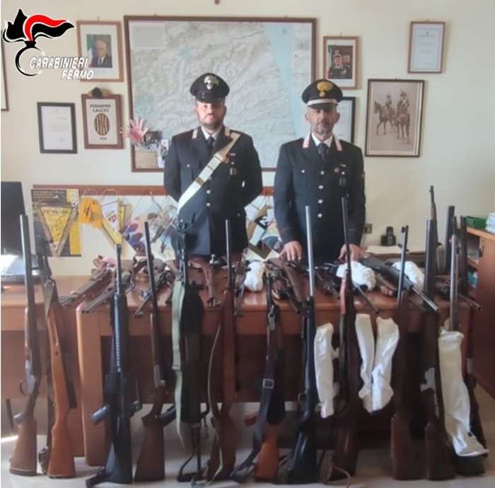 Monterubbiano: sequestrati ad un anziano 40 armi, tra fucili, pistole, revolver e munizioni