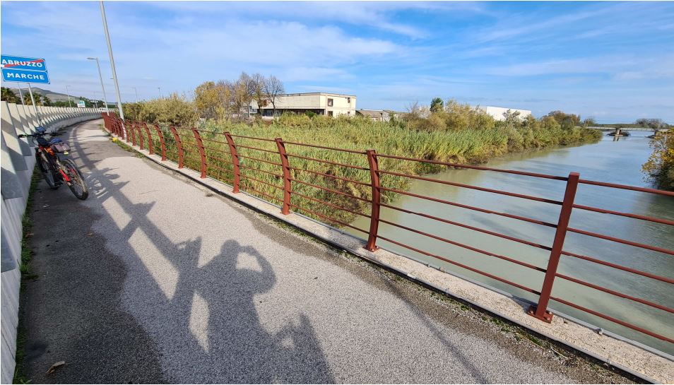 Ciclabile Marche-Abruzzo: la ciclovia del Tronto verso nuove soluzioni