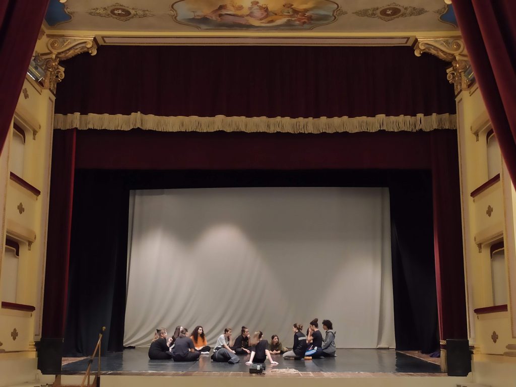 Il Teatro Annibal Caro di Civitanova rinnova la sua vocazione di luogo dedicato all’arte