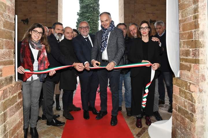 A Villa Bonaparte di Porto San Giorgio grande successo per ”Rosso di Sera”