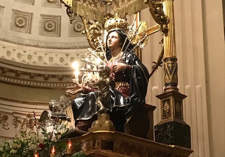 Pellegrinaggio con la statua della Madonna per la festa di Sant’Antonio Abate