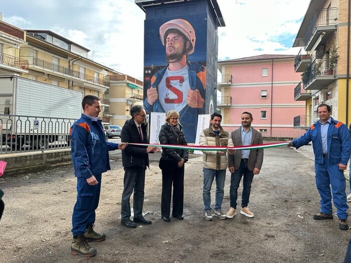 Enel: a San Benedetto sicurezza sul lavoro diventa street art