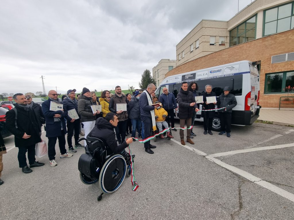 Pulmino per disabili donato al Comune di Porto Sant’Elpidio