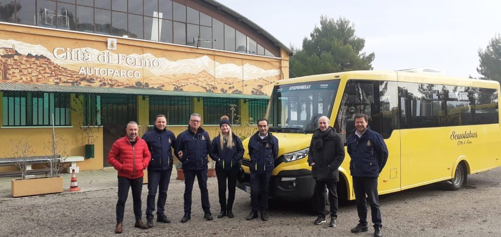Nuovo scuolabus per la città di Fermo