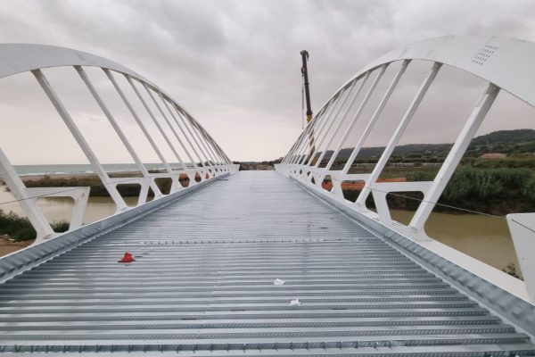 16 marzo giorno di apertura del ponte sull'Ete, in attesa di avvio lavori quello sul Chienti