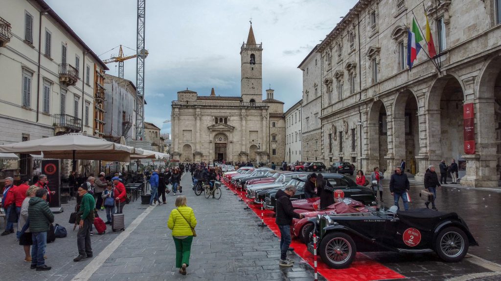 Circuito del Piceno, al via la 13^ rievocazione motoristica da Porto San Giorgio ad Ascoli e ritorno