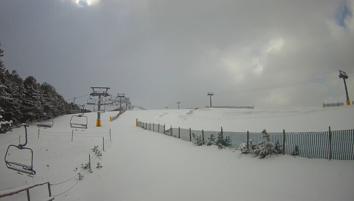 Neve a Frontignano e Bolognola, piste da sci imbiancate e aperte dal 20 aprile