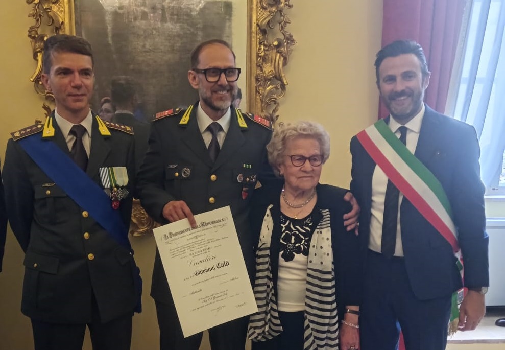 Il luogotenente elpidiense Calò nominato Cavaliere della Repubblica, encomio dal sindaco Pignotti