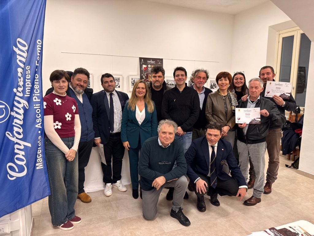 InVernaccia, prima rassegna a Porto Potenza consegna gli attestati Confartigianato