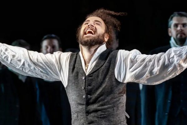 Da Porto Sant'Elpidio alla Scala di Milano, il tenore Giusti debutta nel ruolo di Rigoletto