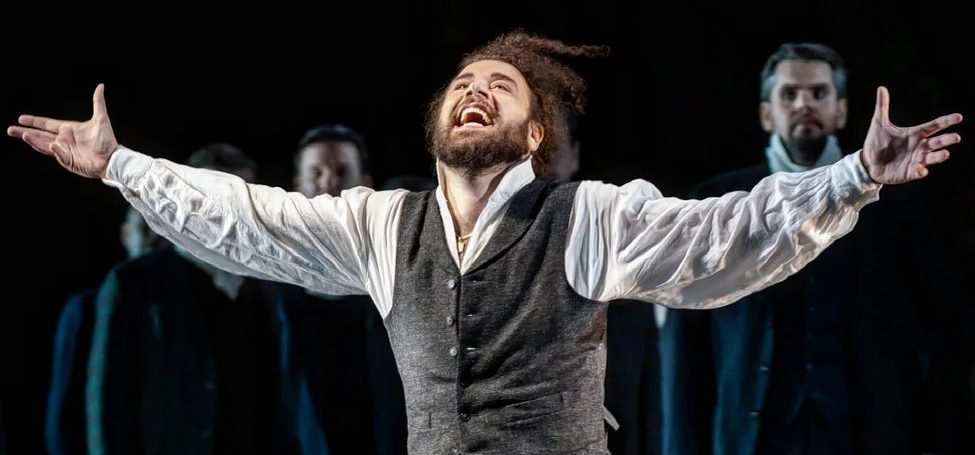 Da Porto Sant’Elpidio alla Scala di Milano, il tenore Giusti debutta nel ruolo di Rigoletto