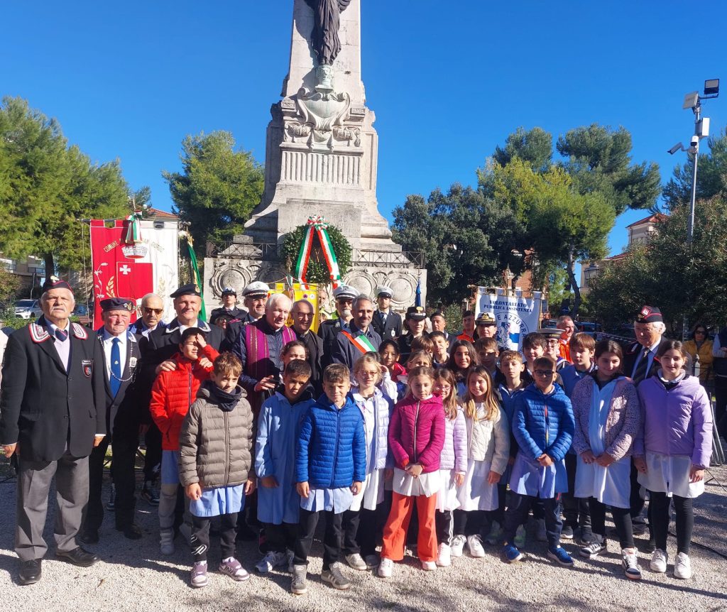 IV Novembre: omaggio ai caduti sangiorgesi dal sindaco Vesprini agli alunni della “Nardi”