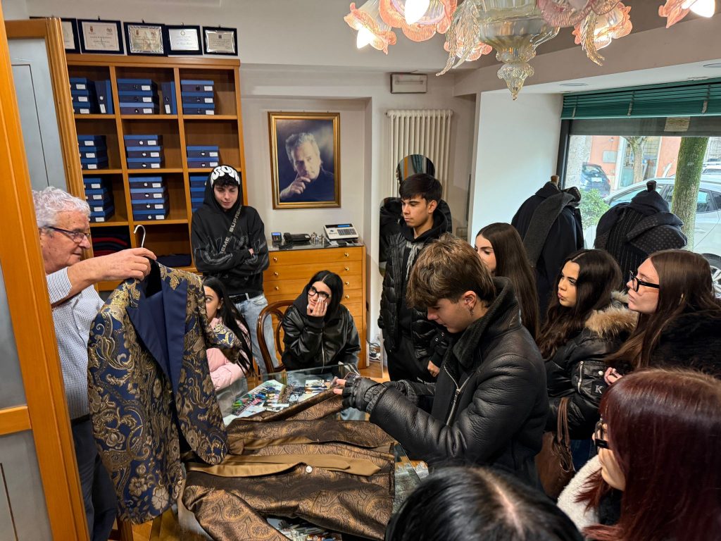 Benvenuti in Atelier, studenti e clienti alla scoperta della CNA moda picena