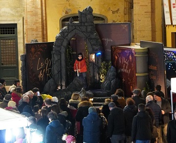 La magia del Natale entra nel vivo a Fermo con fiera, presepi, mostre e la Spada nella Roccia