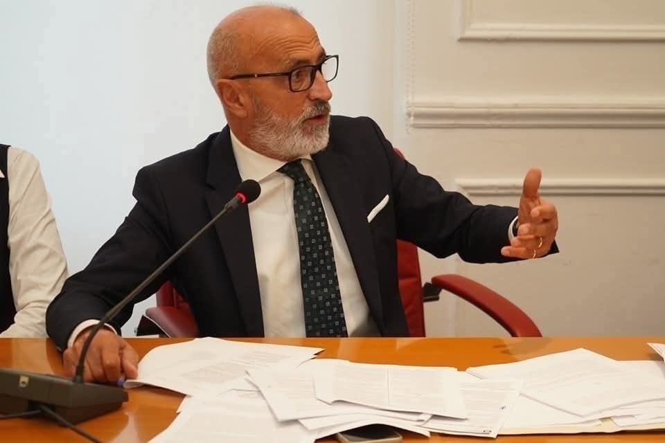 Cesetti, Pd: “Calcinaro assessore più attento alla sua immagine che non ai problemi di cittadini e sanità marchigiana”
