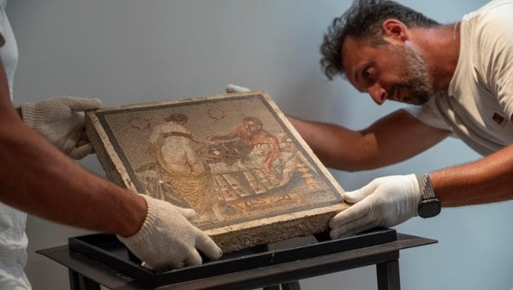 Mosaico romano rubato in guerra e assegnato a Pompei torna a Folignano