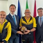 Fermana WF dona pallone celebrativo alla Questura, in vista del 5° Torneo di calcio camminato