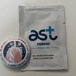 Spille e salviette distribuite dall'Ast Fermo per la Giornata sull'Igiene delle mani